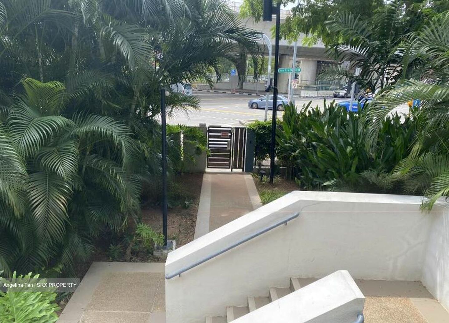 The Glades (D16), Retail #570465951
